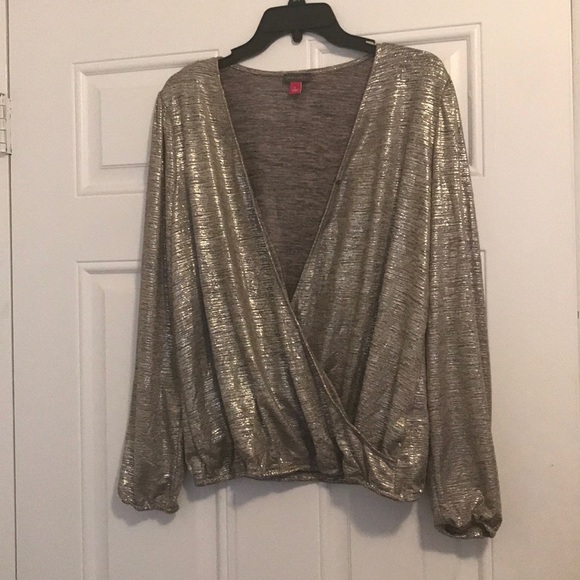 Vince Camuto Tops - Vince camuto top